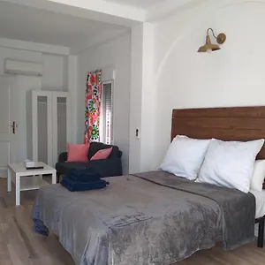 https://estudio-uno.hotelsinnerja.org